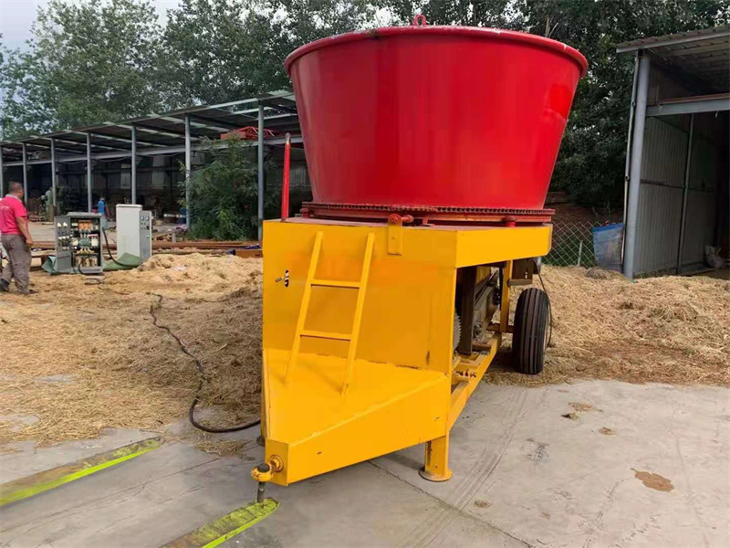 Ծղոտի մշակման ջախջախիչ մեքենա Bale Grinder Gra001