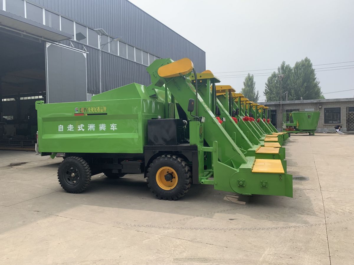 Advanced livestock farm three-wheel utility vehicle