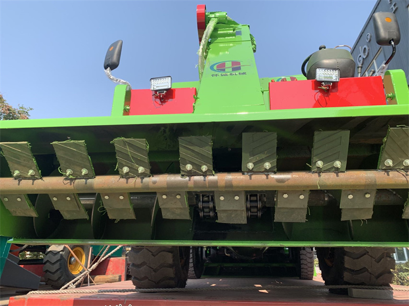 Cattle Farm Automatic Manure Cleaning Vehicle1