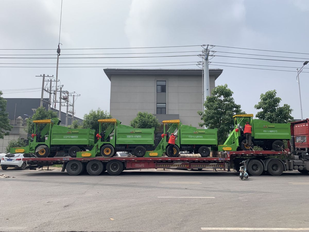 Cattle pasture heavy manure cleaning truck